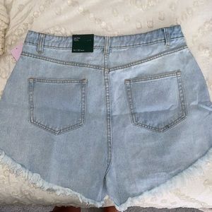 High wasted denim shorts